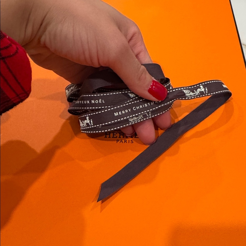 Hermes empty box w/ string (xmas version) - image 8